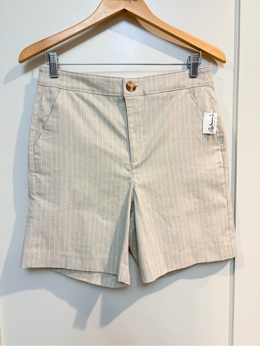 Reitmans The Iconic Linen-Blend Pinstripe Bermuda Shorts Size 10
Description:
